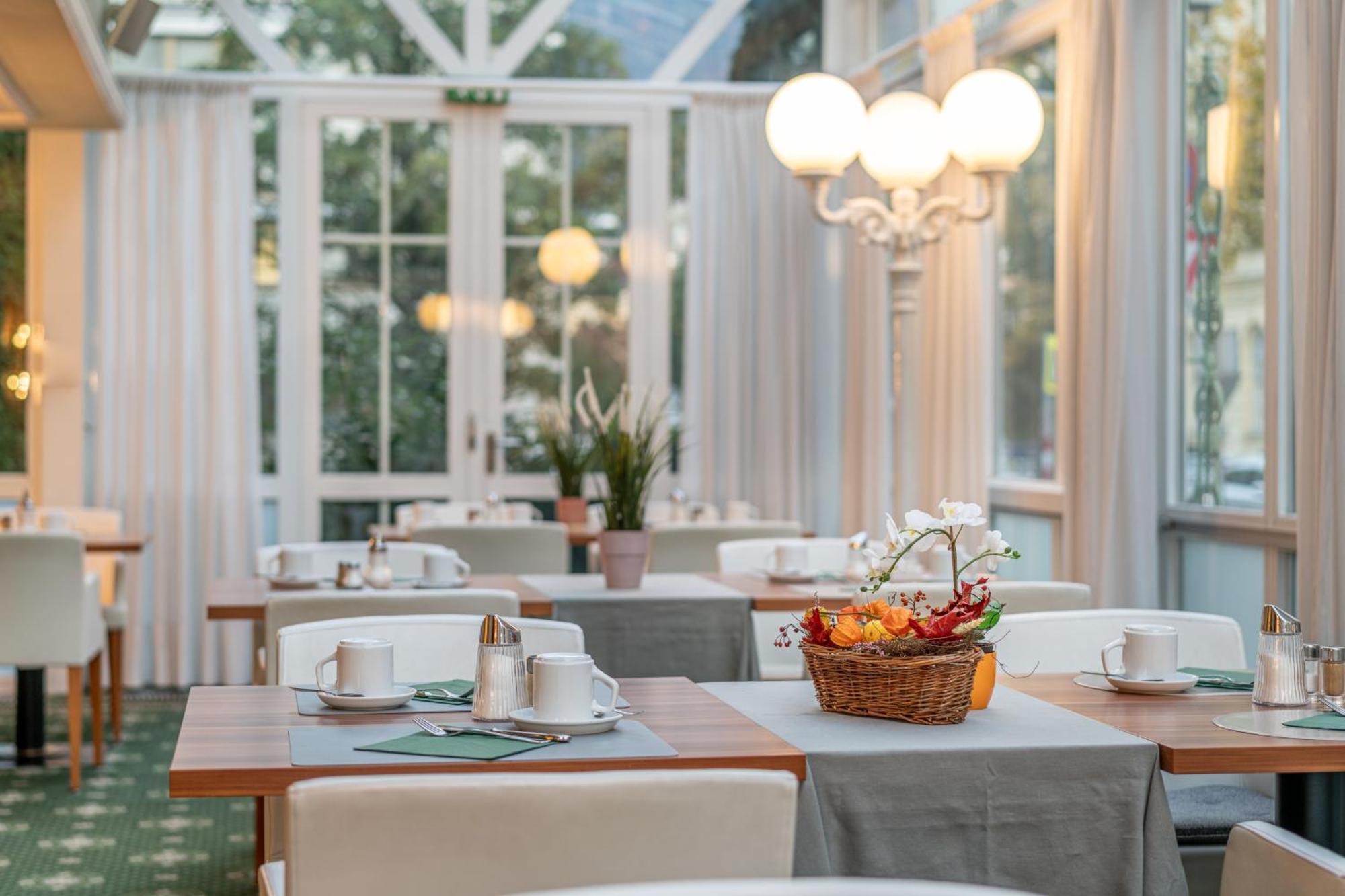 Hotel Neue Post I Self Check-In Innsbruck Bagian luar foto