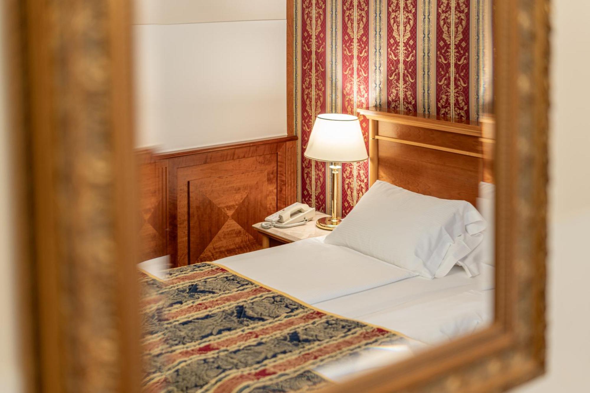 Hotel Neue Post I Self Check-In Innsbruck Ruang foto
