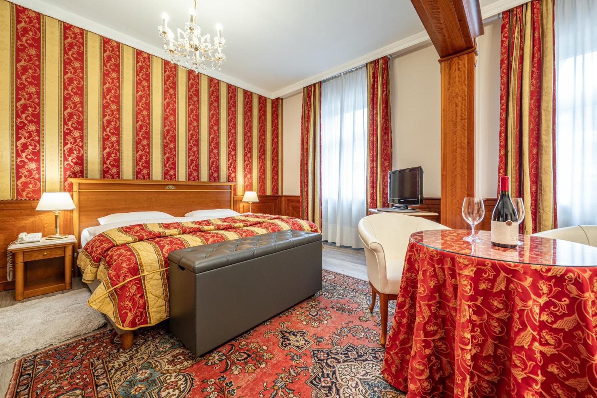 Hotel Neue Post I Self Check-In Innsbruck Bagian luar foto