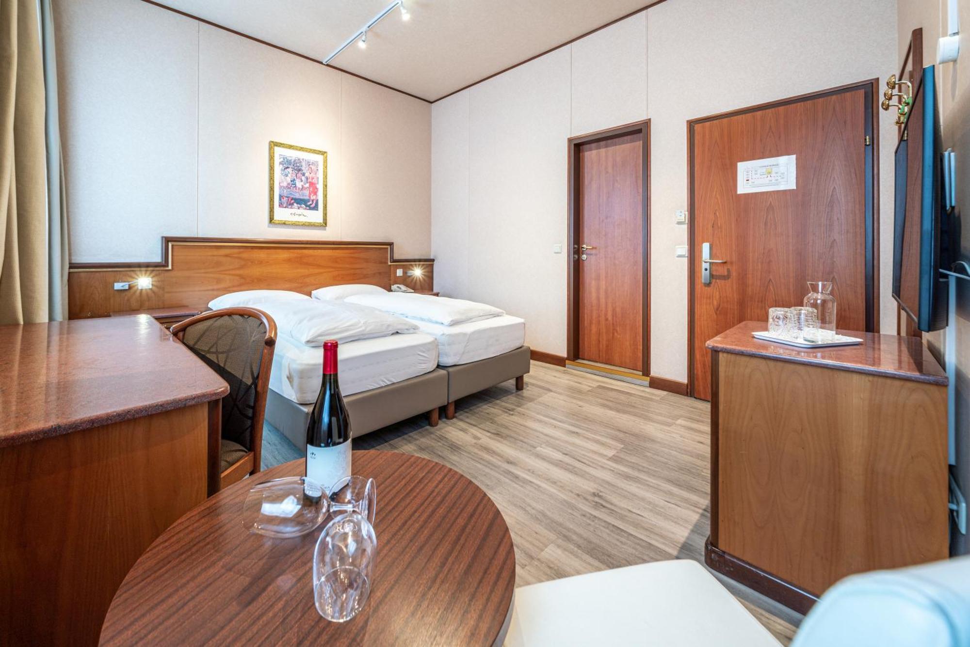 Hotel Neue Post I Self Check-In Innsbruck Bagian luar foto