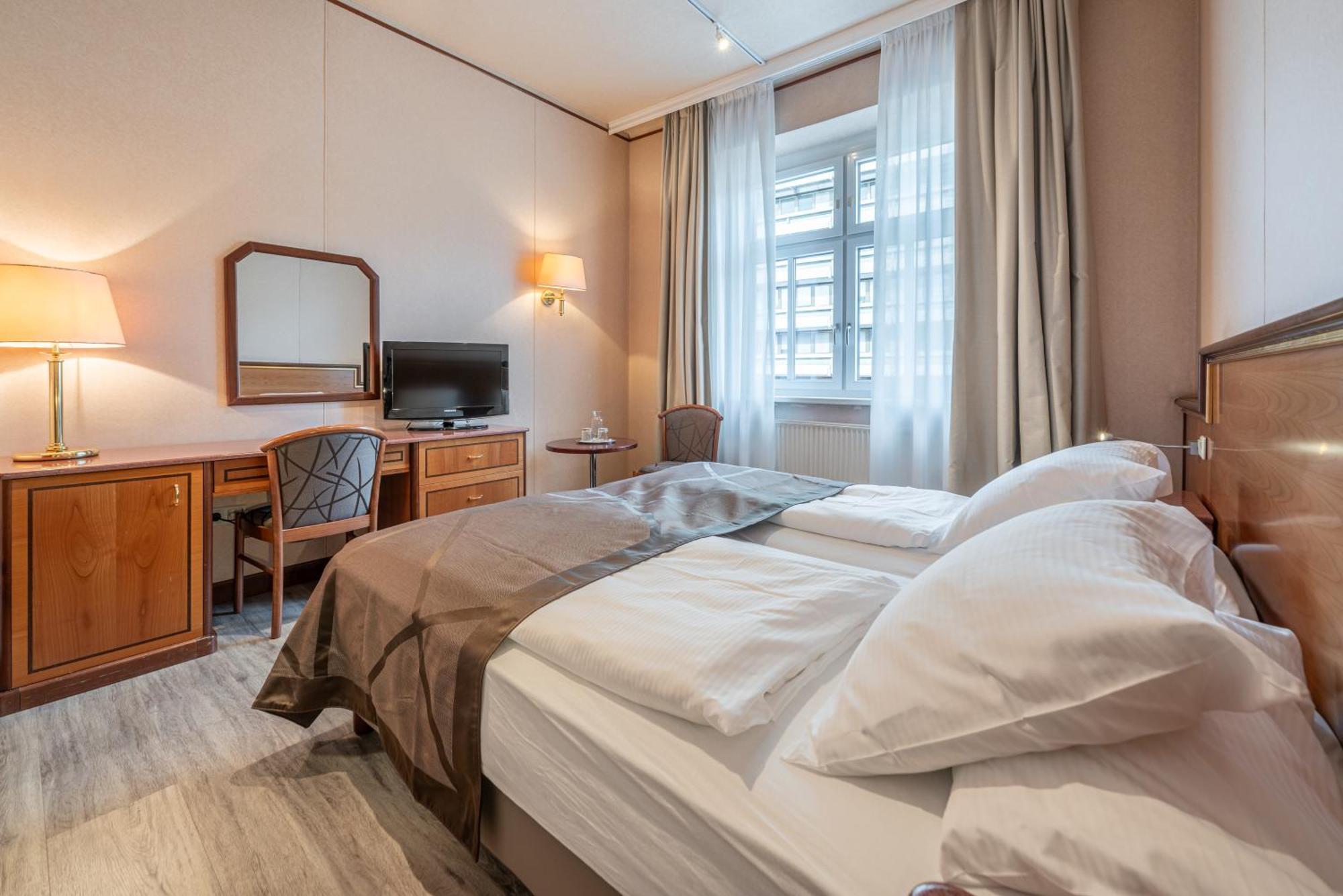 Hotel Neue Post I Self Check-In Innsbruck Ruang foto