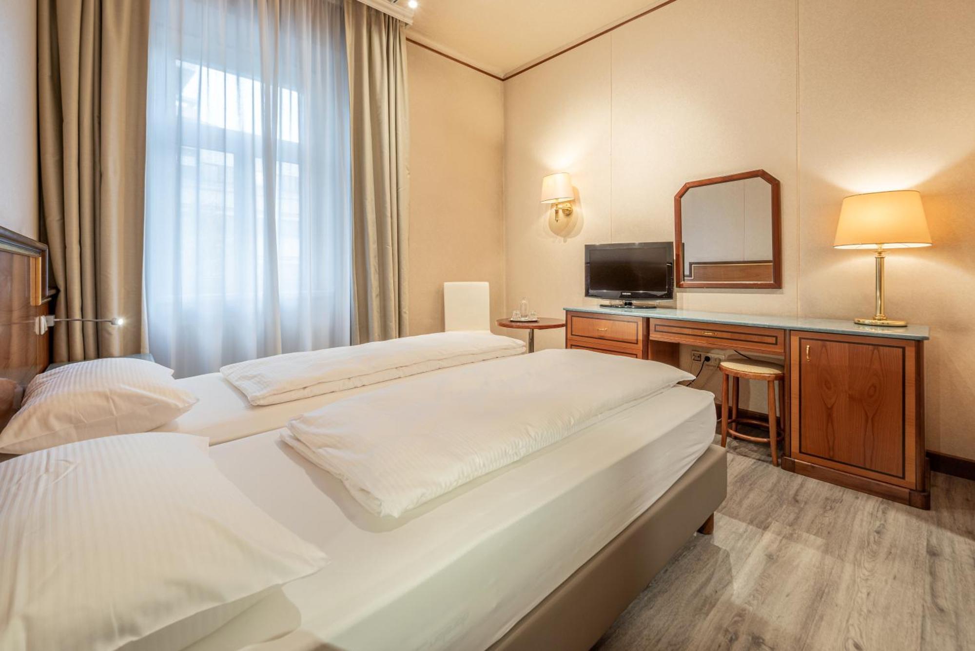 Hotel Neue Post I Self Check-In Innsbruck Ruang foto